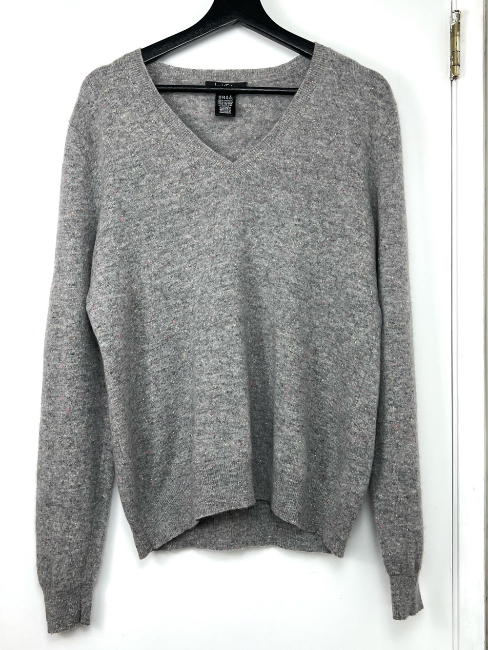 Lord & Taylor 100% Cashmere V Neck Sweater Women’s size XL Gray Mix Quiet Luxury